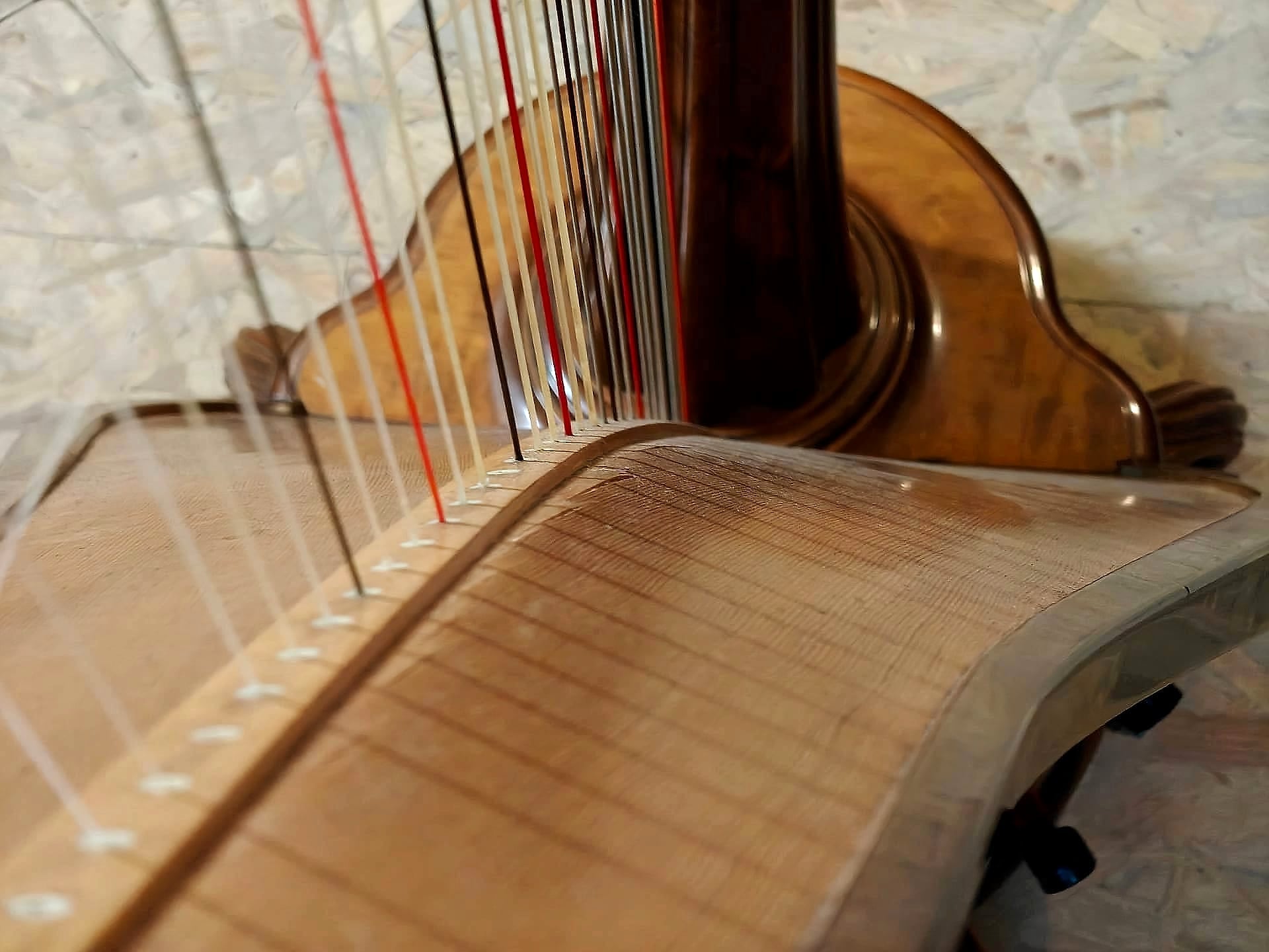 Reconstruction d'une table d'harmonie en épicéa d'harmonie - Harpe à pédales de concert